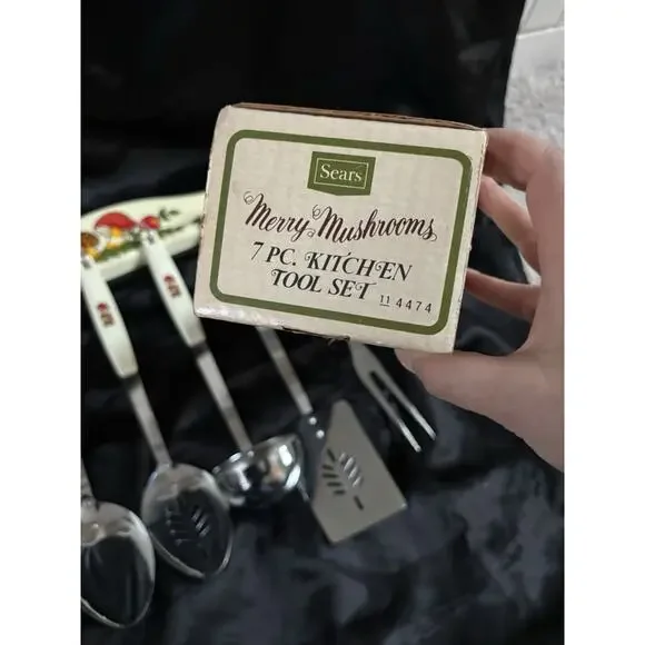 Sears Merry Mushrooms 7 Piece Kitchen Utensils Tool Set Wall Rack & Original Box